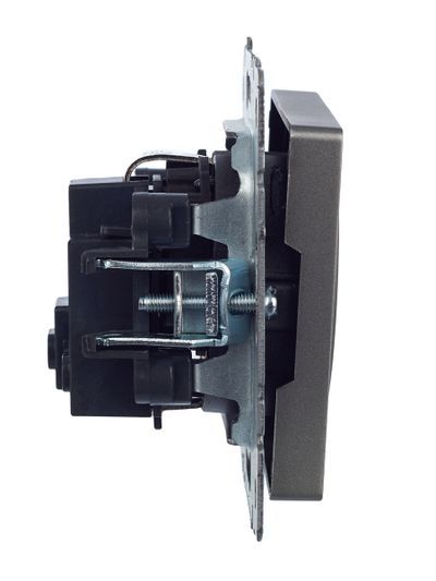 BRITE Розетка 1-местная с заземлением с защитными шторками 16А РС14-1-0-БрС сталь IEK