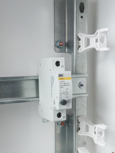 Расцепитель минимального/максимального напряжения РММ47 новая серия на DIN-рейку IEK