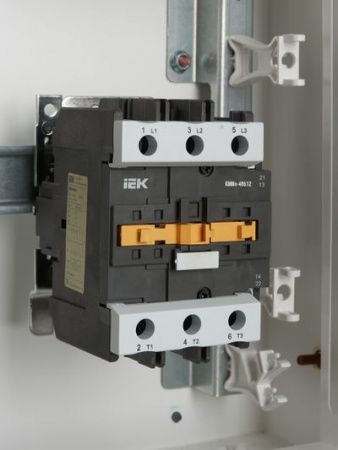 Контактор КМИе-49512 95А 230В/АС3 1NO;1NC GENERICA