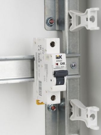 ARMAT Автоматический выключатель M06N 1P C 40А IEK