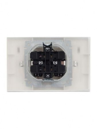 BRITE Розетка 2-местная с заземлением с защитными шторками и крышкой 16А в сборе IP44 РСбш12-3-44-БрЖ жемчуг IEK