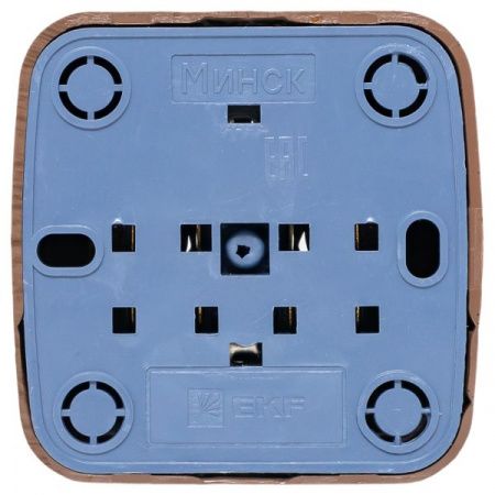 Розетка 1-местная ОП Минск 16А с заземлением тёмное дерево EKF