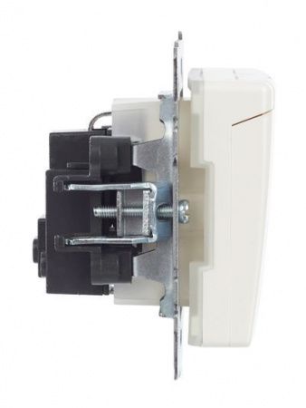 BRITE Розетка 1-местная с заземлением с защитными шторками и крышкой 16А IP44 РСбш10-3-44-БрЖ жемчуг IEK